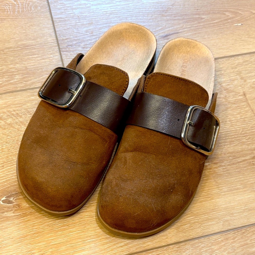 Women’s Old Navy Brown Big Buckle Slip-on Mule